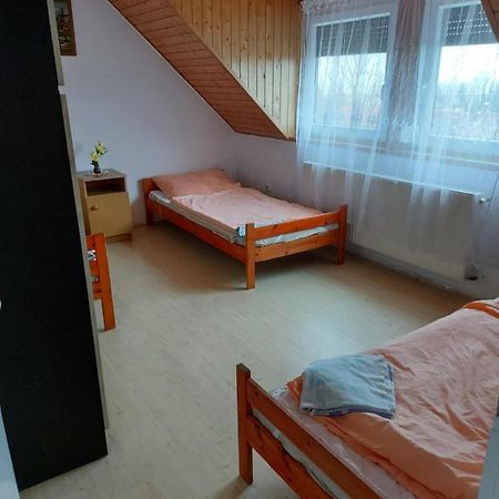 Tóra nyíló vendégház badacsonytomaj Esterno foto