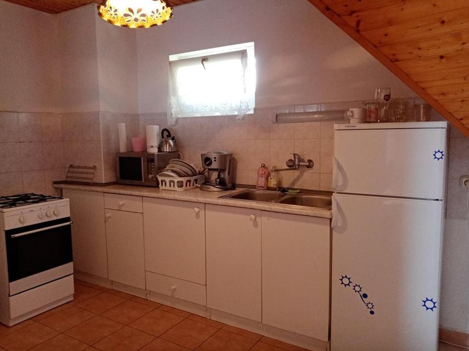 Tóra nyíló vendégház badacsonytomaj Esterno foto